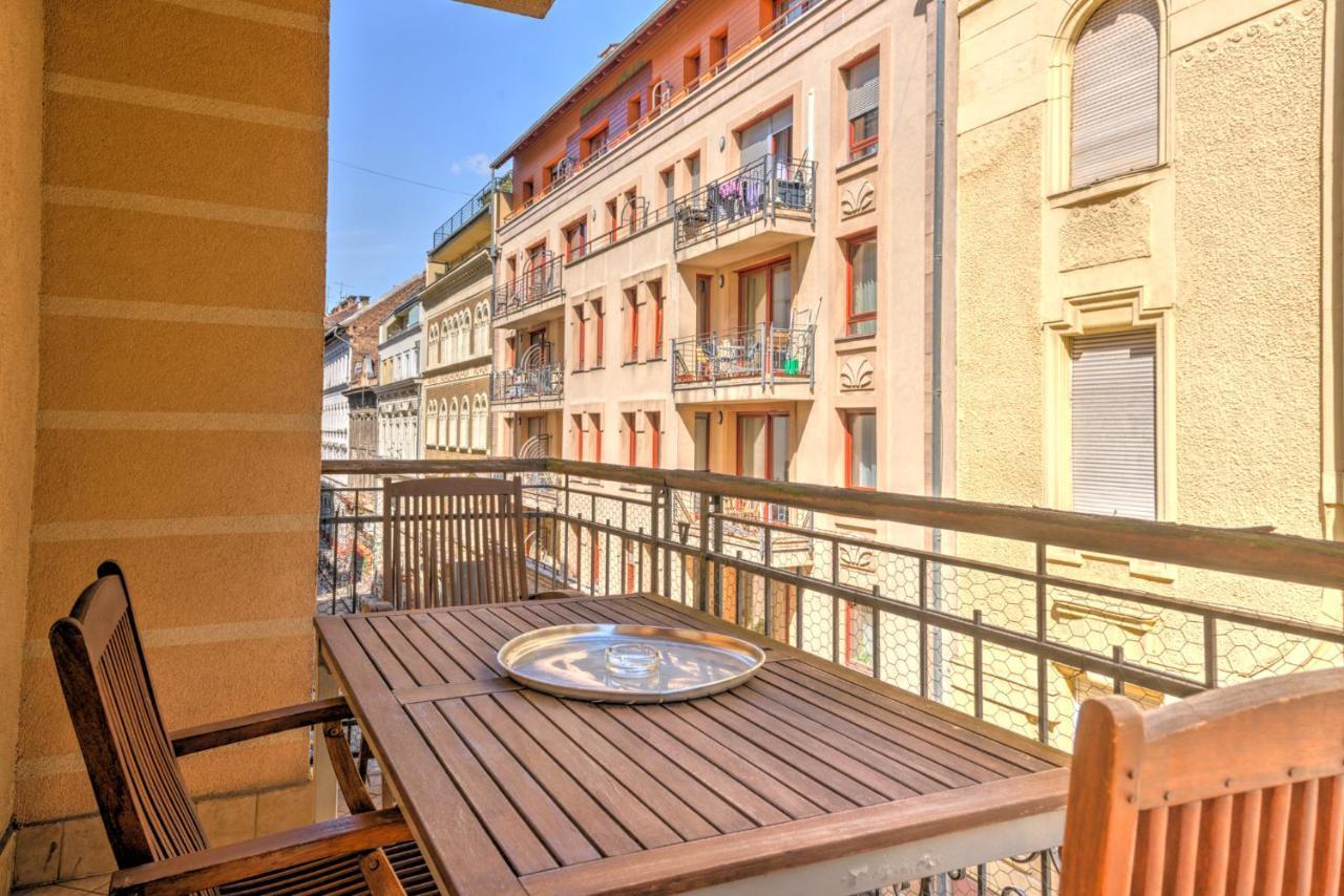 Central Downtown Apartments Budapest Eksteriør bilde