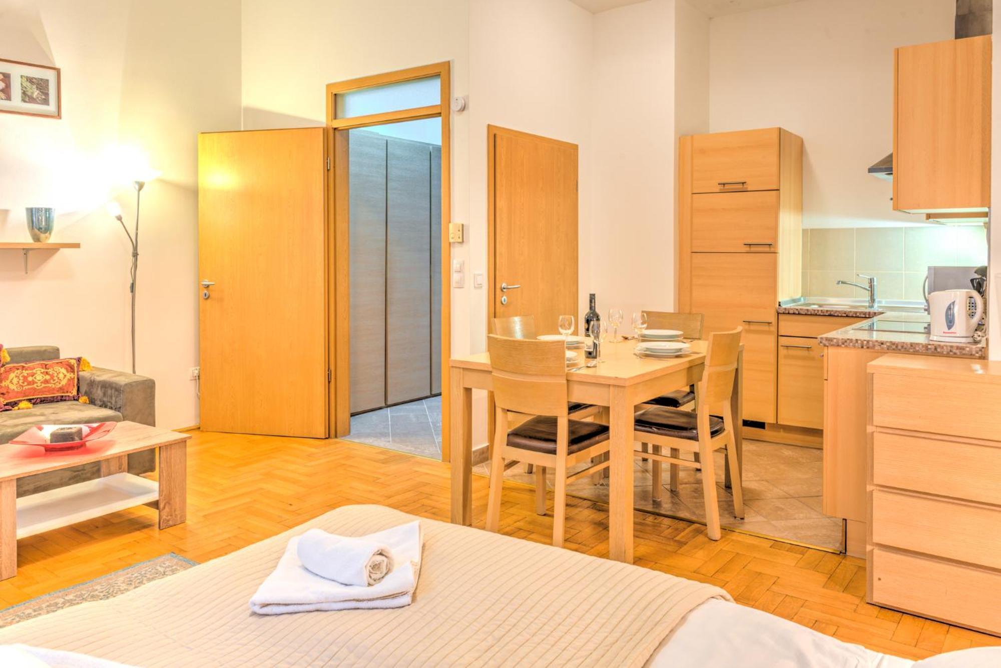 Central Downtown Apartments Budapest Eksteriør bilde