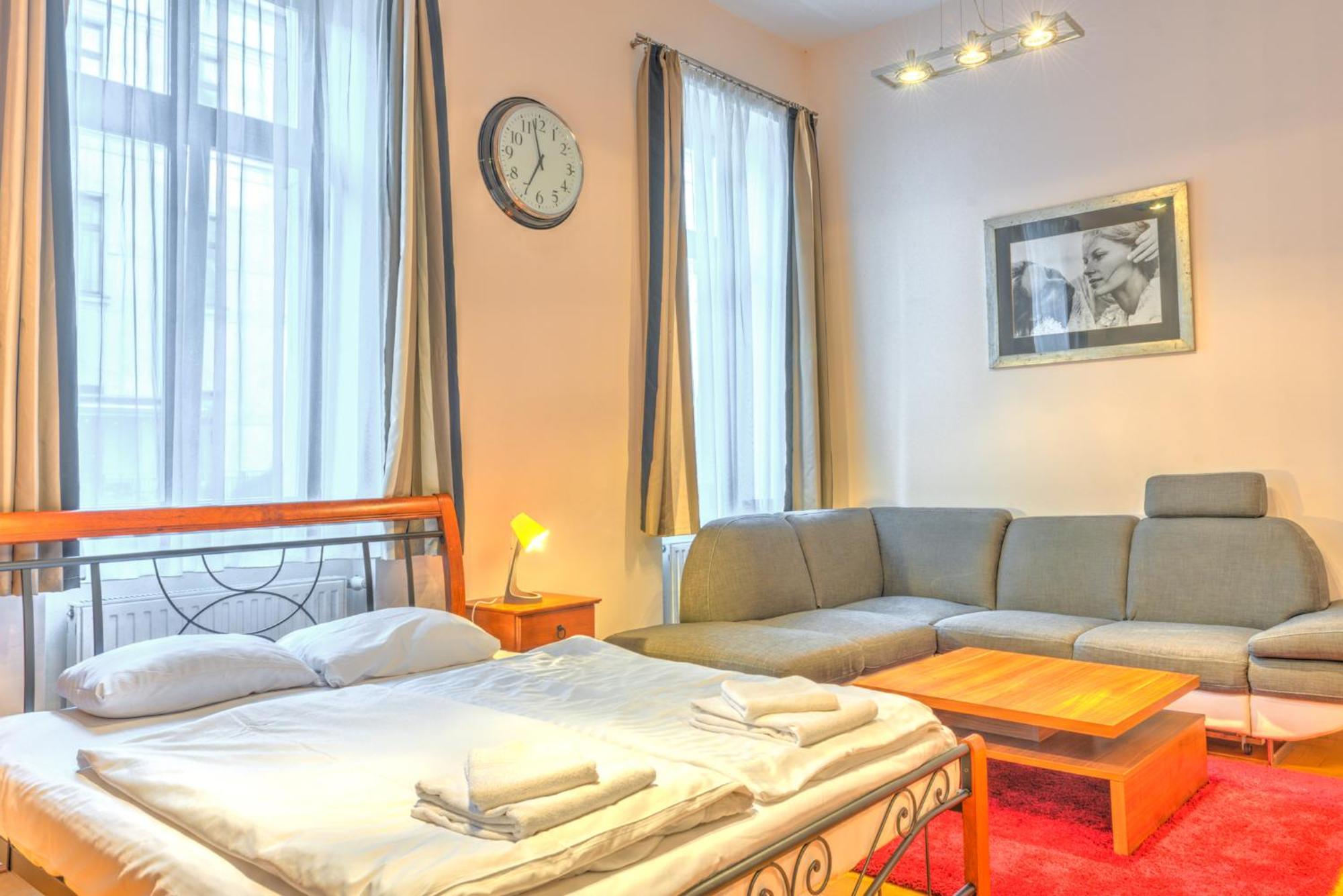 Central Downtown Apartments Budapest Eksteriør bilde